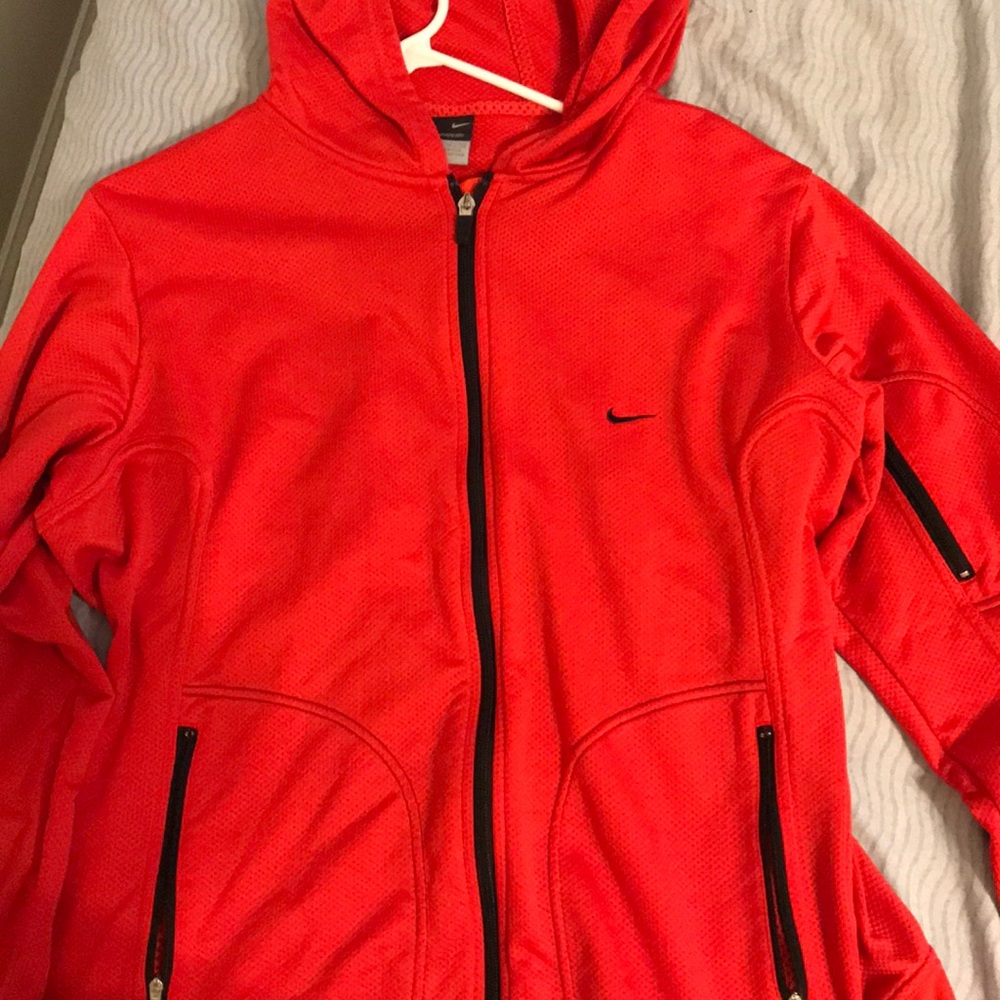 NIKE L (12-14) 6